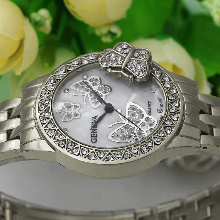 ساعت مچی عقربه ای زنانه مدل پروانه لوکس کد LOX-N1
