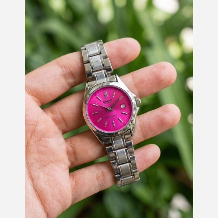 ساعت مچی زنانه دخترانه کاسیو casio کلاسیک صفحه سرخابی