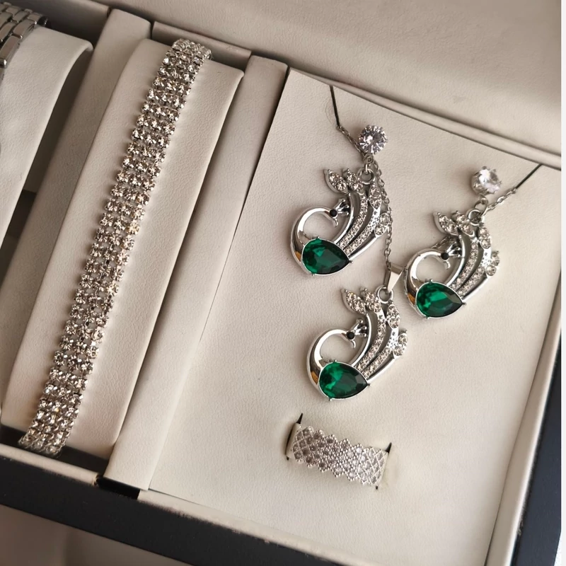 ست ساعت زنانه با دستبند و جواهرات زنانه نگین دار پروانه