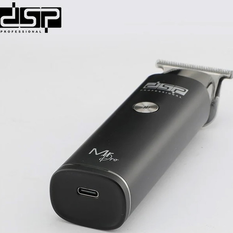 ماشین اصلاح موی سر و صورت دی اس پی مدل 91095 با تیغه استیل ضدزنگ، موتور 6700 دور در دقیقه، باتری لیتیومی 600mAh، شارژ و استفاده 120 دقیقهای، صفحه نمایش شارژ و عملکرد توربو همراه با 3 شانه 1.5، 3 و 4.5 میلیمتری
