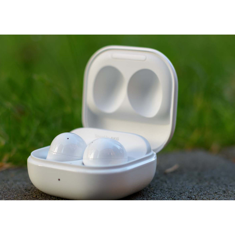 هدفون بلوتوثی سامسونگ مدل Galaxy Buds FE با نویز کنسلینگ فعال (ANC)، درگاه شارژ USB Type-C، دارای میکروفون دوگانه، مقاوم در برابر رطوبت و عرق