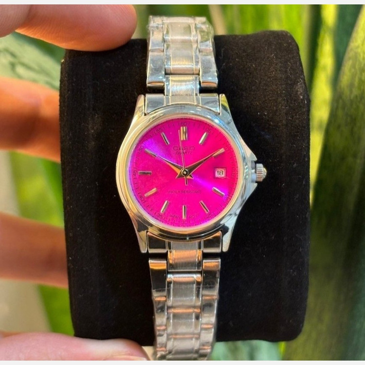 ساعت مچی زنانه کاسیو casio اصل بنداستیل نقره ای صفحه نمایش گرد آبی خاص وجذاب