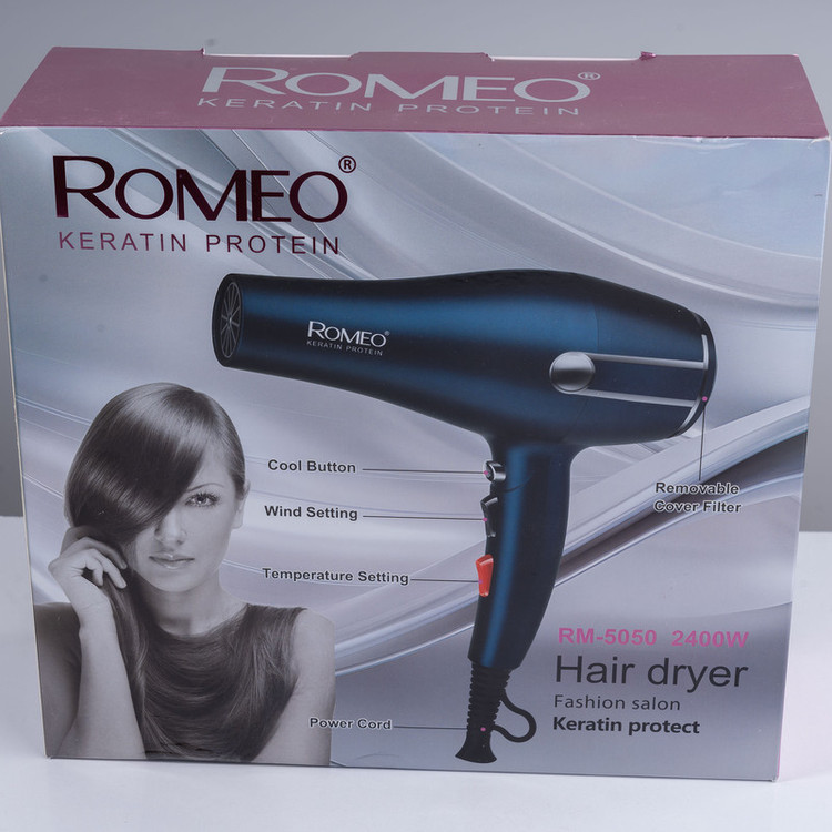 سشوار حرفهای 2400 وات رومئو مدل RM-5050، موتور AC، وزن 450 گرم، المنت فلز، دارای سری متمرکزکننده باریک، متمرکزکننده پهن با ویژگی صافکنندگی، حجمدهندگی، با قابلیت تنظیم دما، باد سرد