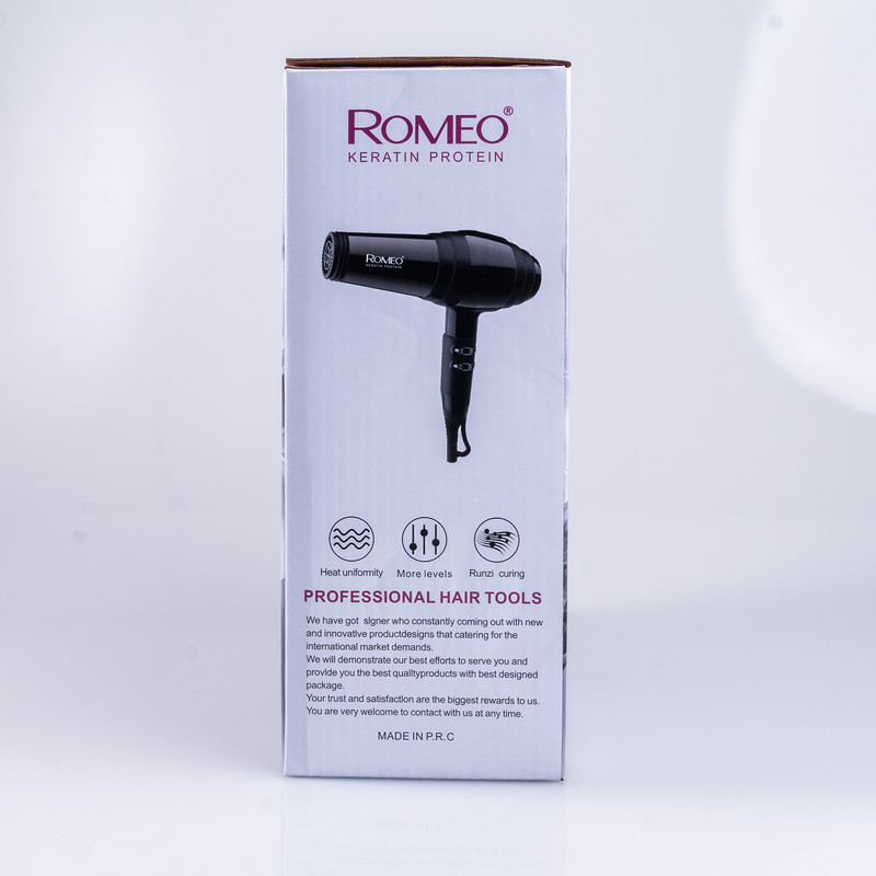 سشوار حرفهای 2400 وات رومئو مدل RM-5252، موتور AC، وزن 682 گرم، دارای سری متمرکزکننده باریک با ویژگی صافکنندگی، با قابلیت فناوری تولید یون