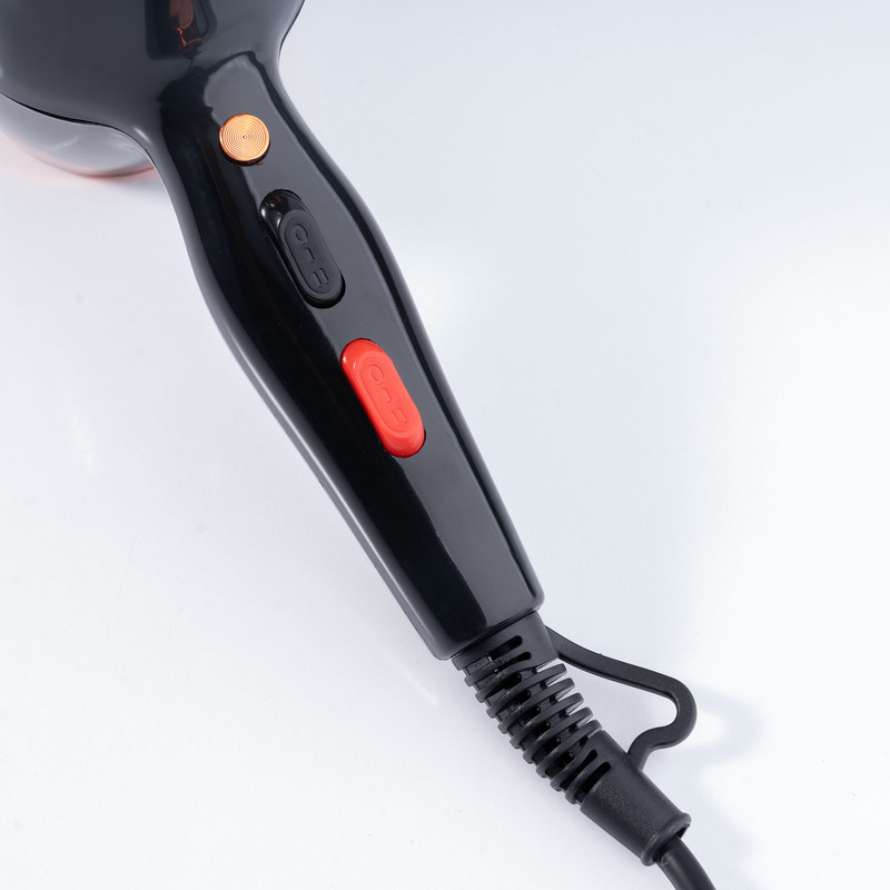 سشوار حرفهای 2400 وات رومئو مدل RM-5757، موتور AC، وزن 500 گرم، المنت فلز، دارای سری متمرکزکننده باریک با ویژگی صافکنندگی، حجمدهندگی، با قابلیت تنظیم دما