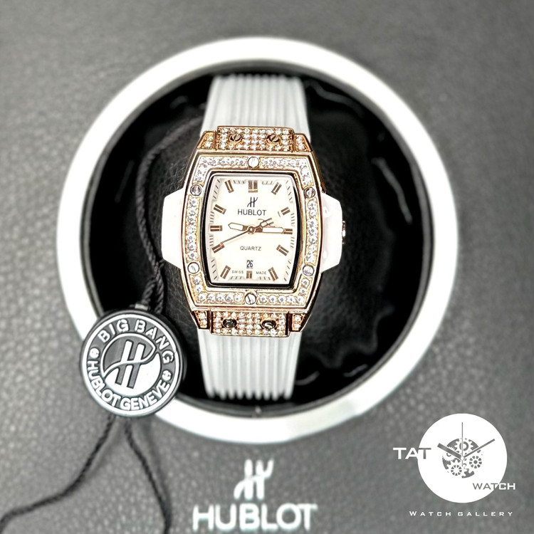 ساعت مچی زنانه هابلوت بند رابر باگارانتی جعبه ارسال رایگان در رنگبندی Hublot