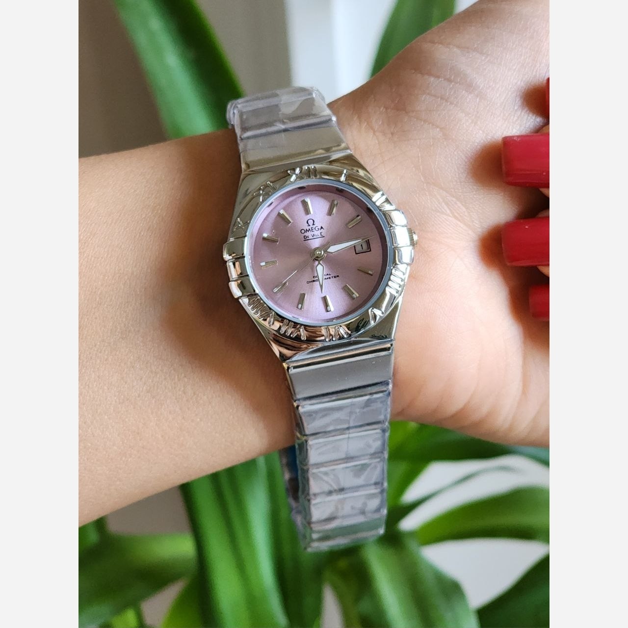 ساعت مچی زنانه امگا اورجینال رنگ ثابت ضداب قفل مخفی بینظیر OMEGA