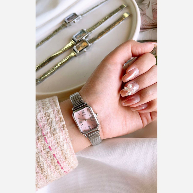 ساعت مچی زنانه بند استیل نقره ای قفل ریلی طرح یونانی زنونه ایکس ویxsvo صفحه نمایش مسطتیلی صورتی