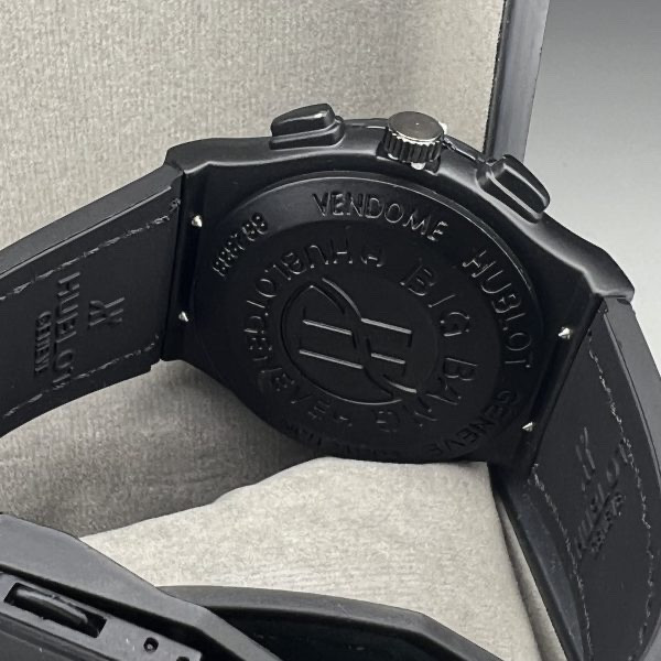 ساعت مردانه HUBLOT بند چرمی قاب فلزی