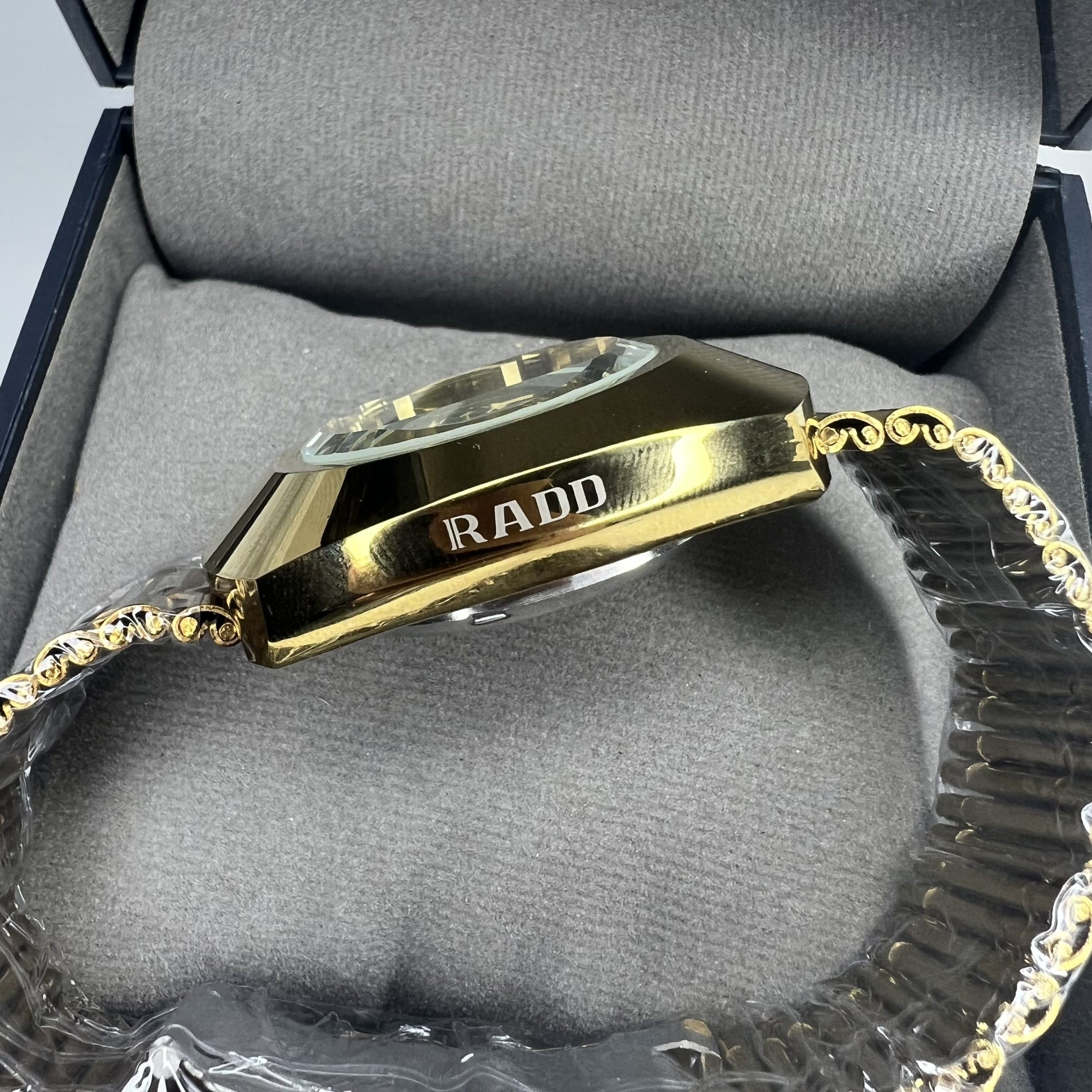 ساعت مردانه رادو Rado طرح اتومات رنگ ثابت