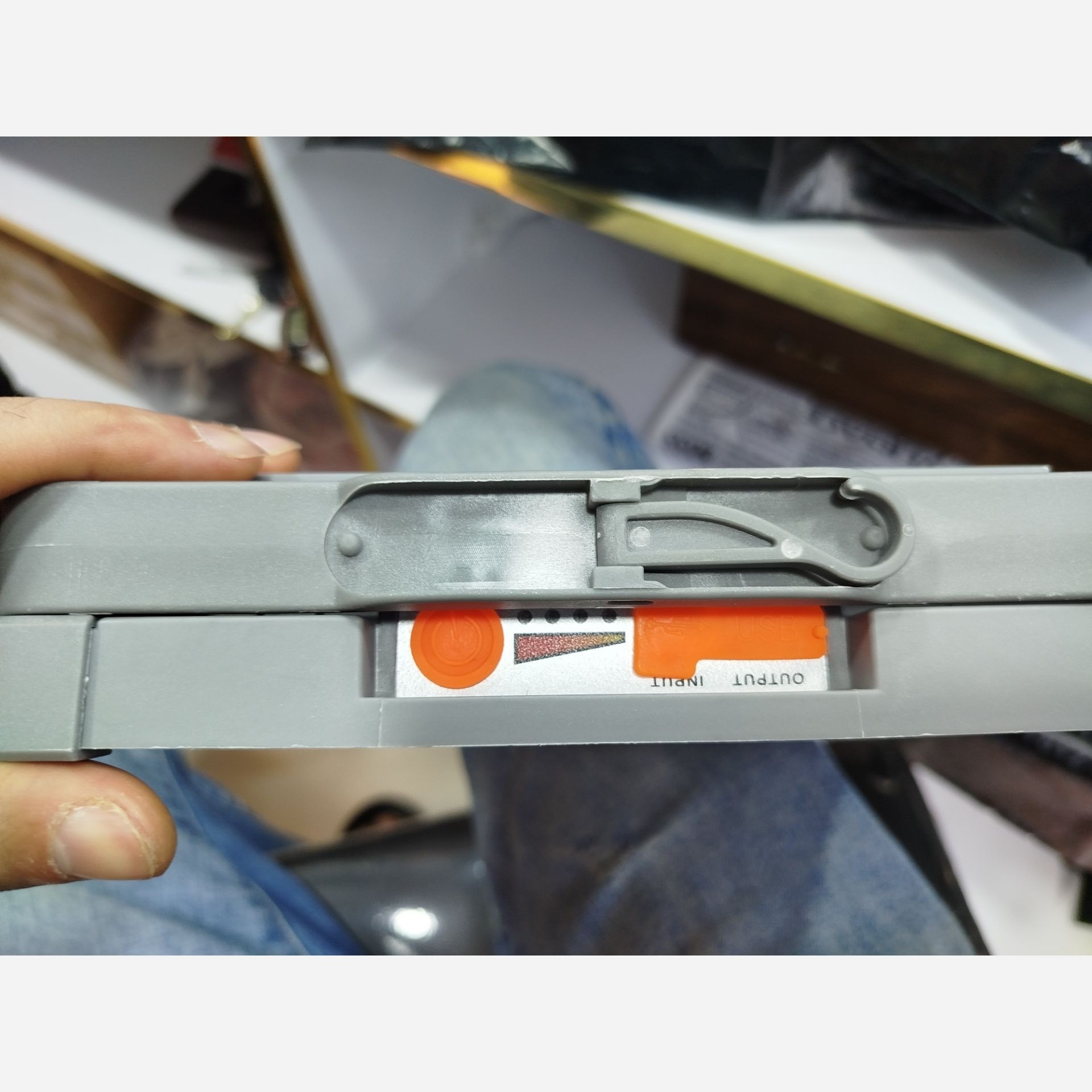 پروژکتور شارژی خورشیدی LED اصلی بزرگ باتری خور کیفیت عالی