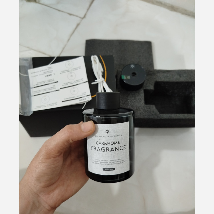 خوشبوکننده هوشمند خودرو و منزل بهمراه عطر قیمت عالی