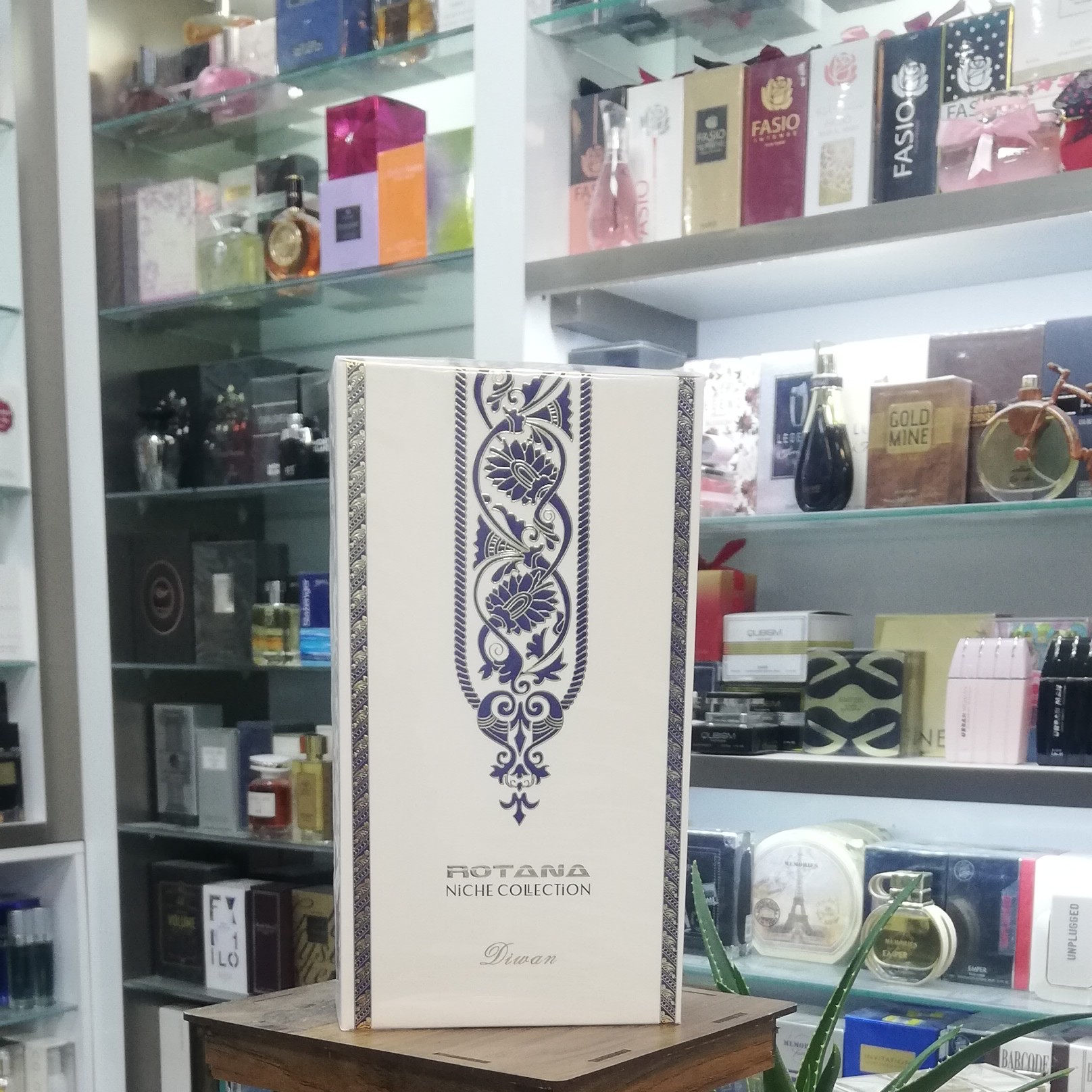 عطر ادکلن روتانا نیش کالکشن دیوان
