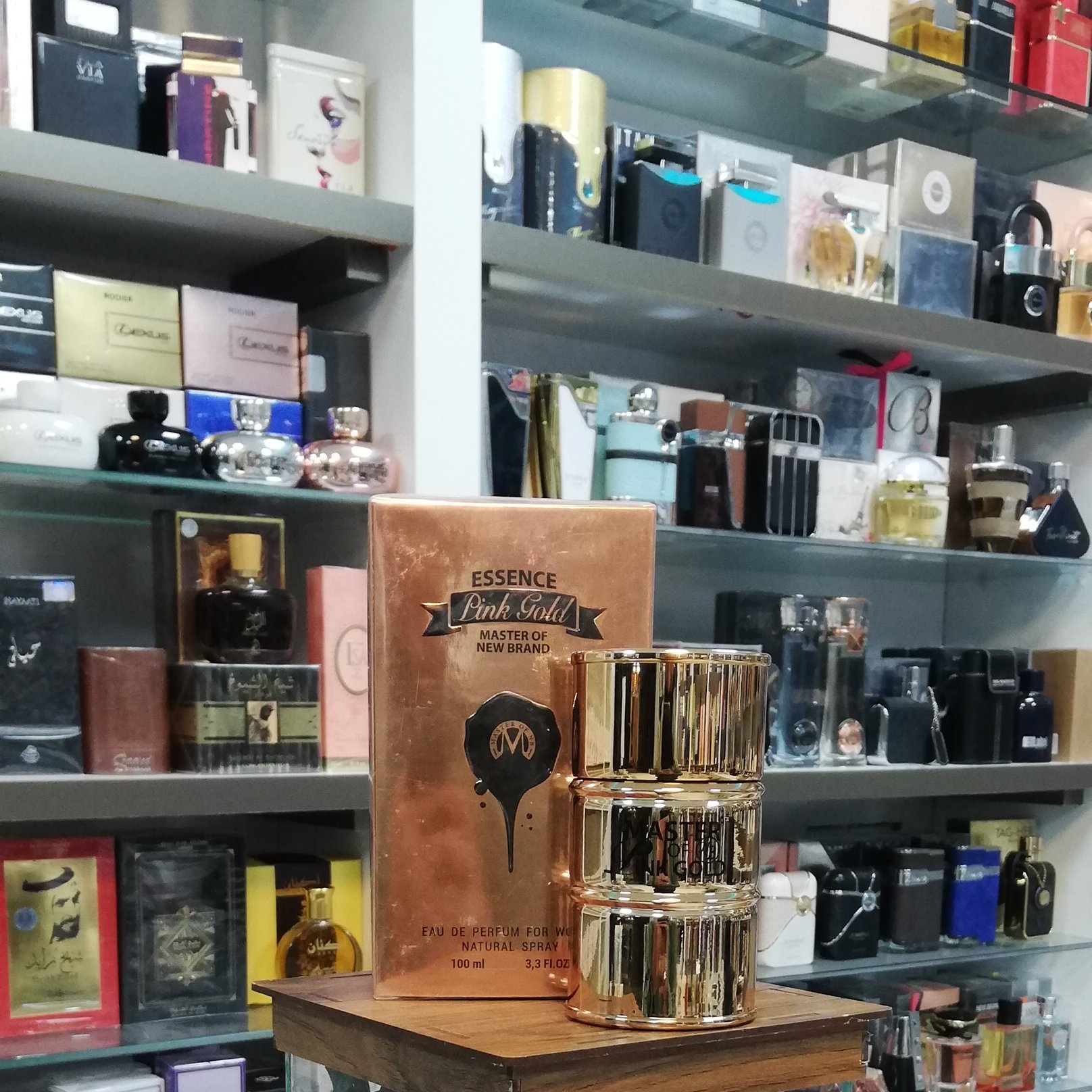 ادوپرفیوم زنانه نیو برند مدل مستر اف پینک گلد حجم 100 میل New Brand Master Of Pink Gold EDP For Women