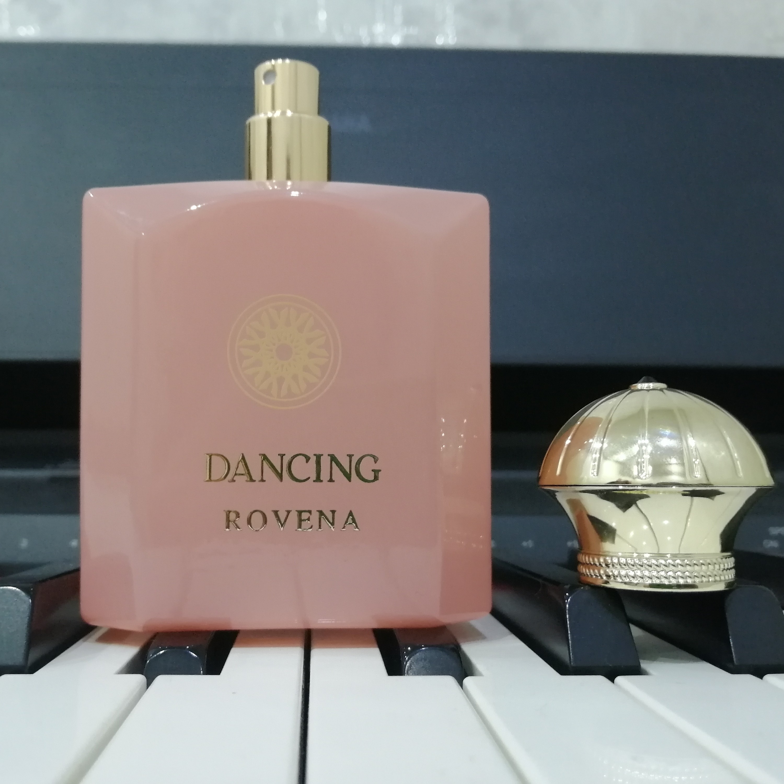 ادکلن آمواج گایدنس روونا(تک فروشی به قیمت عمده )
