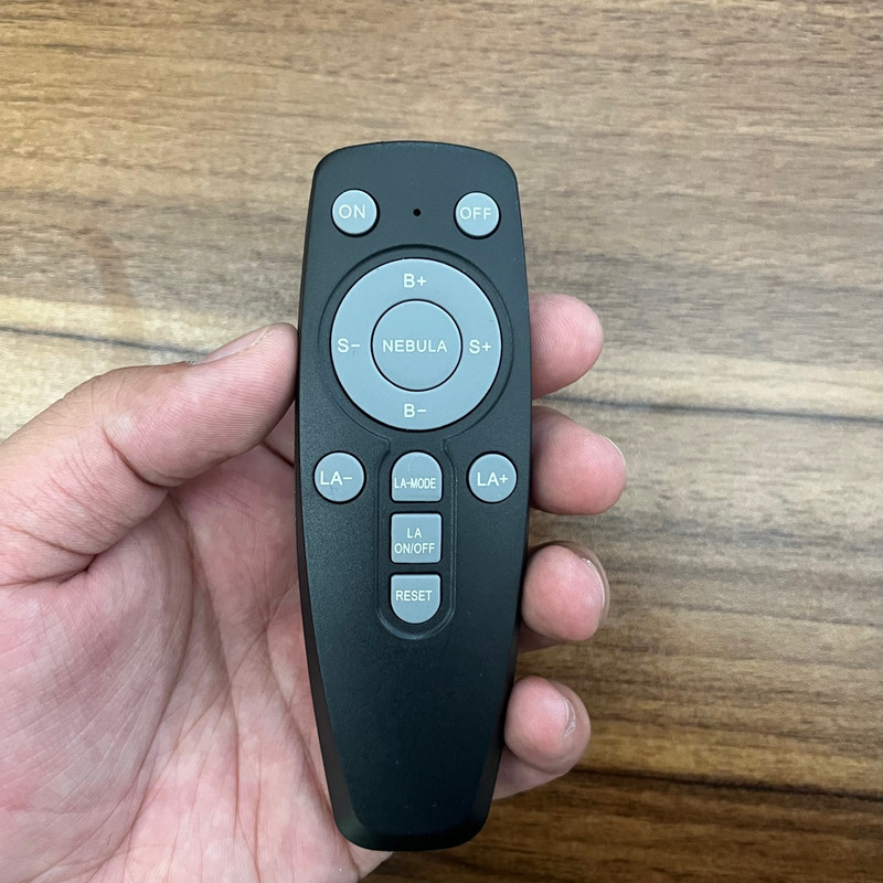 رقص نور لیزری مدل کهکشانی طرح فضانورد نشسته