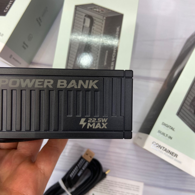 پاوربانک 22.5 وات گرین لاین مدل container ظرفیت 30000 میلیآمپرساعت