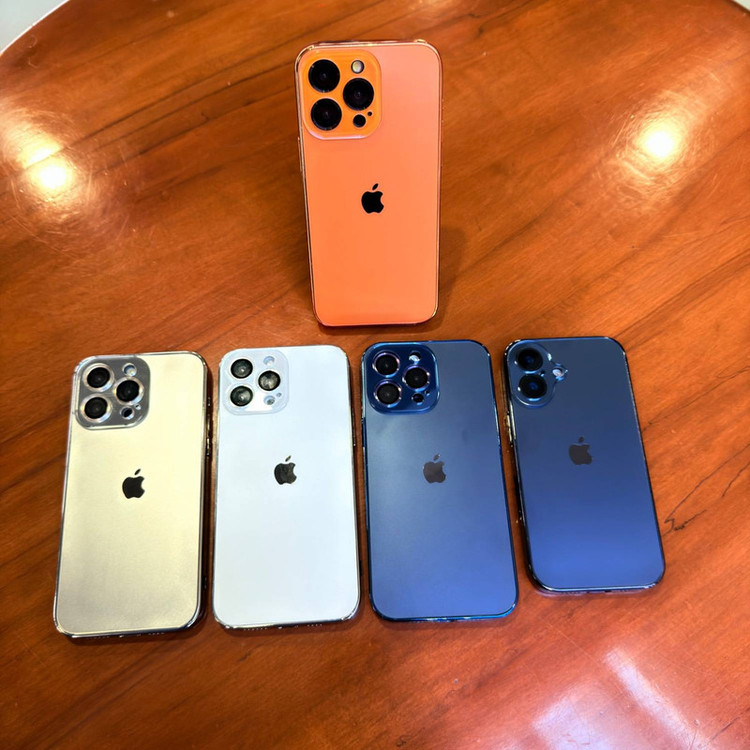 کاور مدل کلاسیک مناسب برای گوشی موبایل اپل iphone 16 Pro Max