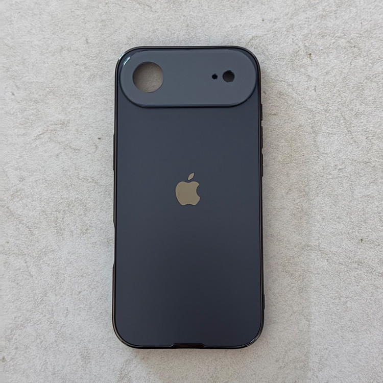 کاور مدل کلاسیک مناسب برای گوشی موبایل اپل iphone 16 Pro Max