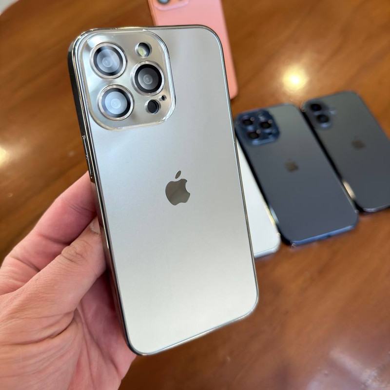 کاور مدل کلاسیک مناسب برای گوشی موبایل اپل iphone 15 Pro