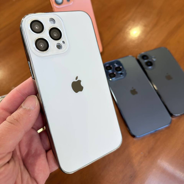 کاور مدل کلاسیک مناسب برای گوشی موبایل اپل iphone 13 Pro