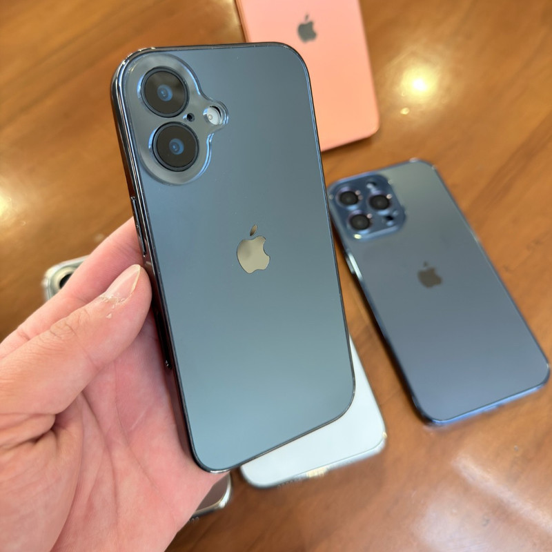 کاور مدل کلاسیک مناسب برای گوشی موبایل اپل iphone 16