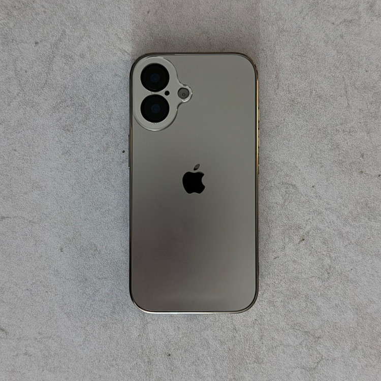 کاور مدل کلاسیک مناسب برای گوشی موبایل اپل iphone 16