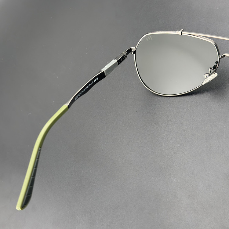 عینک آفتابی خلبانی مردانه آلبرت وگ مدل 6322C21P144 Polarized Sacramento