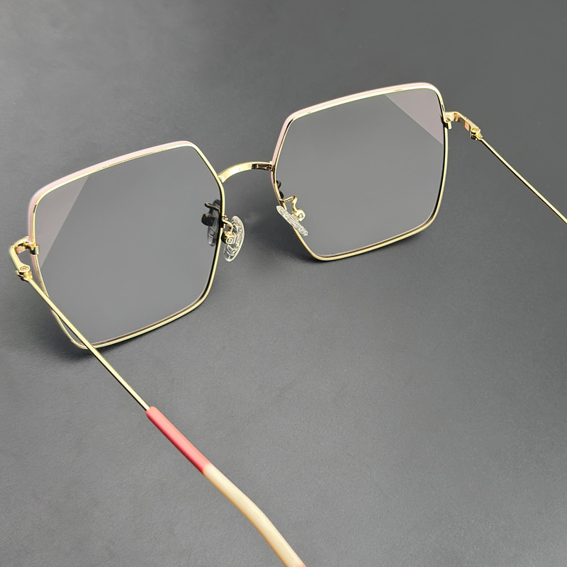 عینک آفتابی چند ضلعی زنانه مدل LS334C02-P195