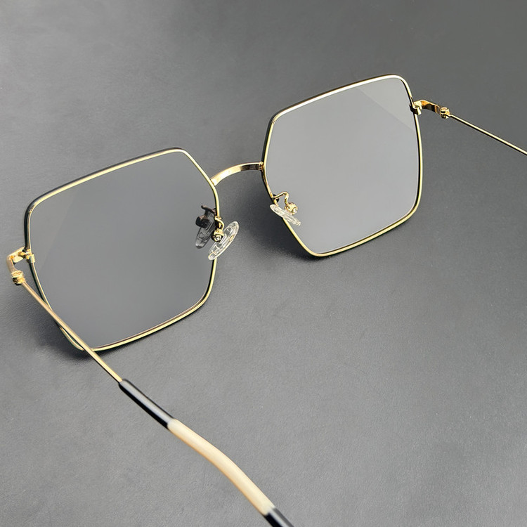 عینک آفتابی چند ضلعی زنانه مدل LS334C02-P194
