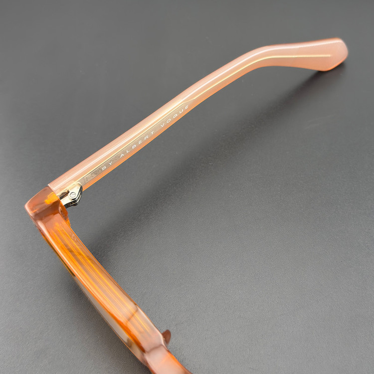 عینک آفتابی فریم خاص آلبرت وگ مدل SZ-8302 Tangerine