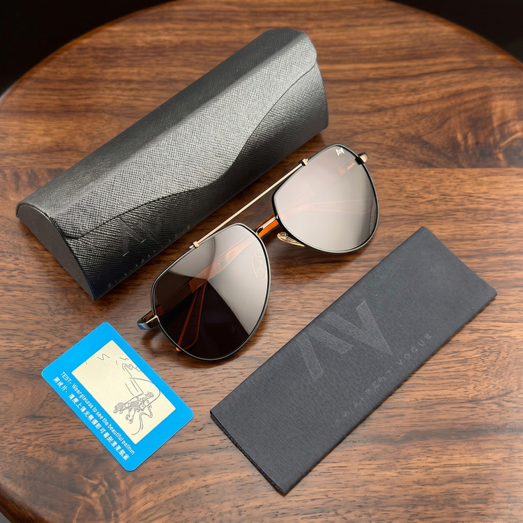 عینک آفتابی خلبانی مردانه آلبرت وگ مدل 6322C108P112 Polarized Avantgarde Visionary
