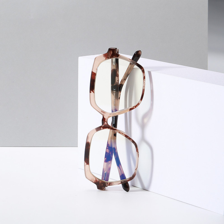 فریم عینک طبی ویفرر (Wayfarer) زنانه مدل TR3508C210P30 مناسب برای صورت گرد و بیضی