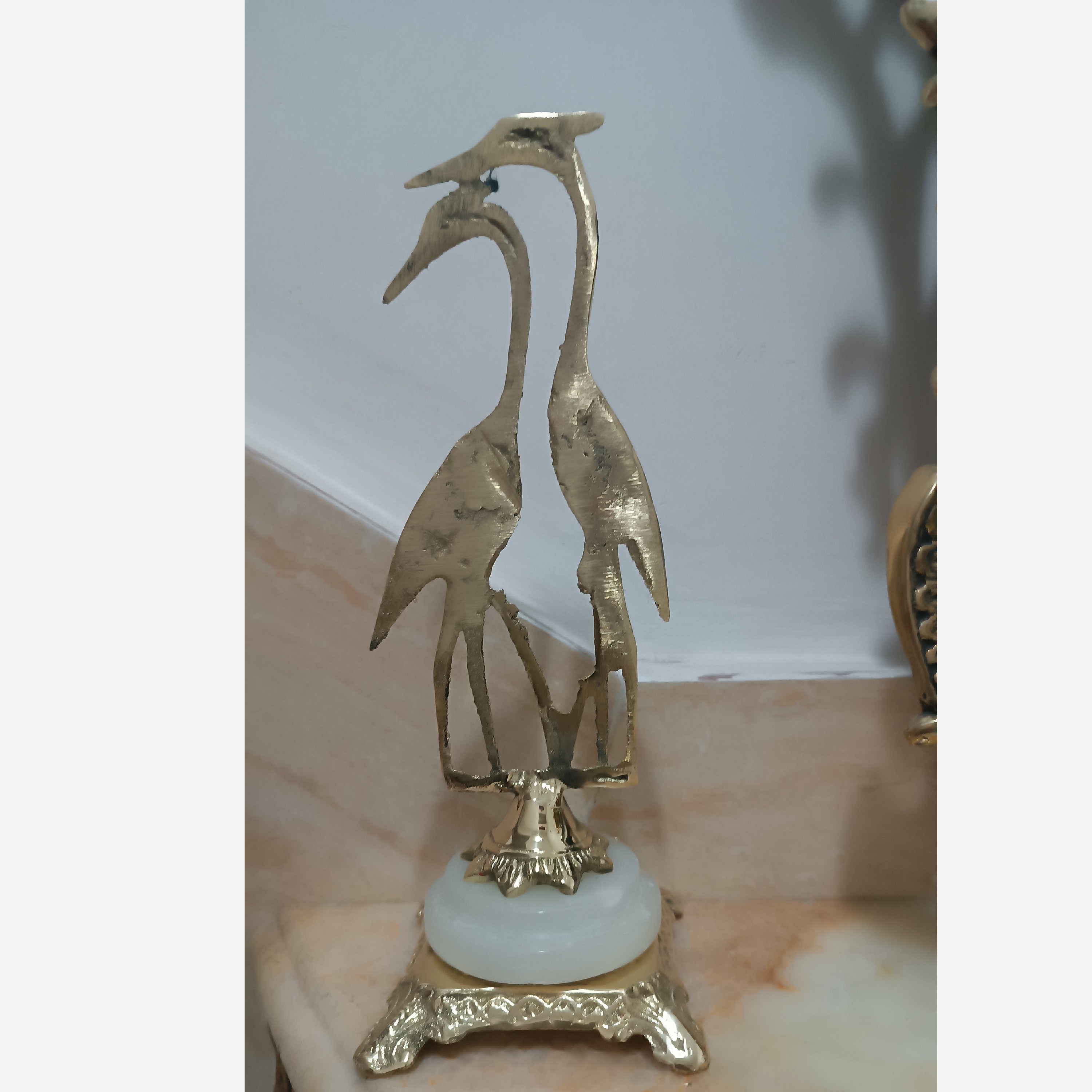 مجسمه برنجی و دکوری طرح قوی تک رو پایه سنگی کد 750