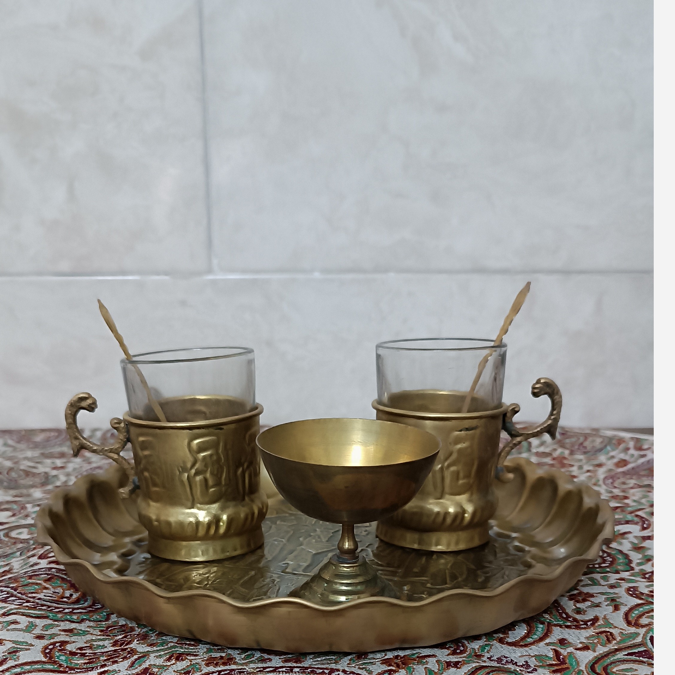 سرویس چای خوری برنجی آنتیک با سینی سنگین وزن قطر سینی 25 کد 727