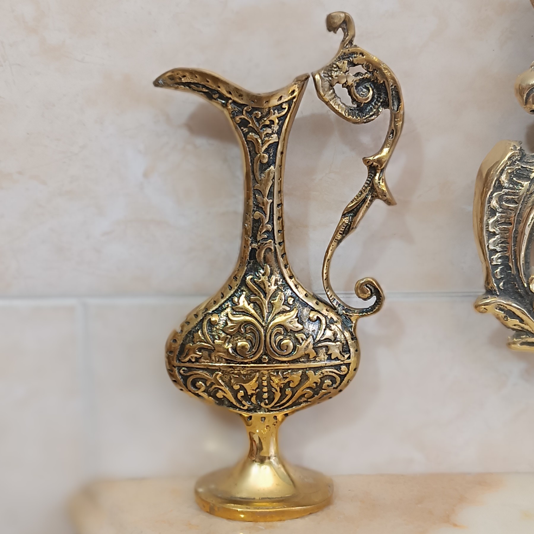 پارچ کتابی برنجی