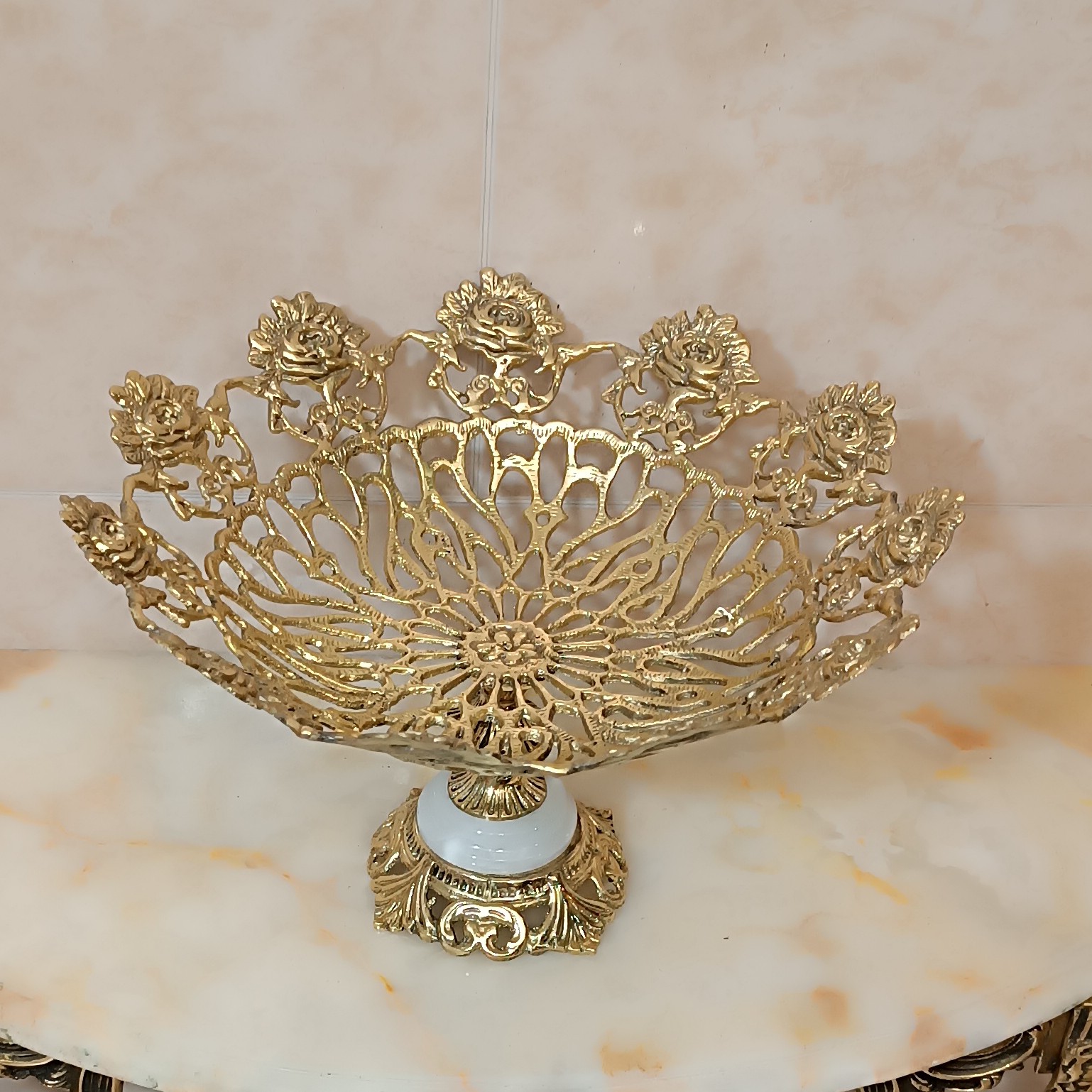میوه خوری برنجی گل رز پایه سنگی سایز بزرگ کد327 (میوه خوری برنز)