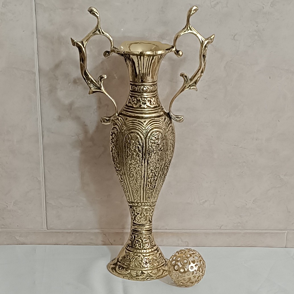 گلدان رومیزی برنجی سایز بزرگ قلم کاری شده کد 311(گلدان برنزی)