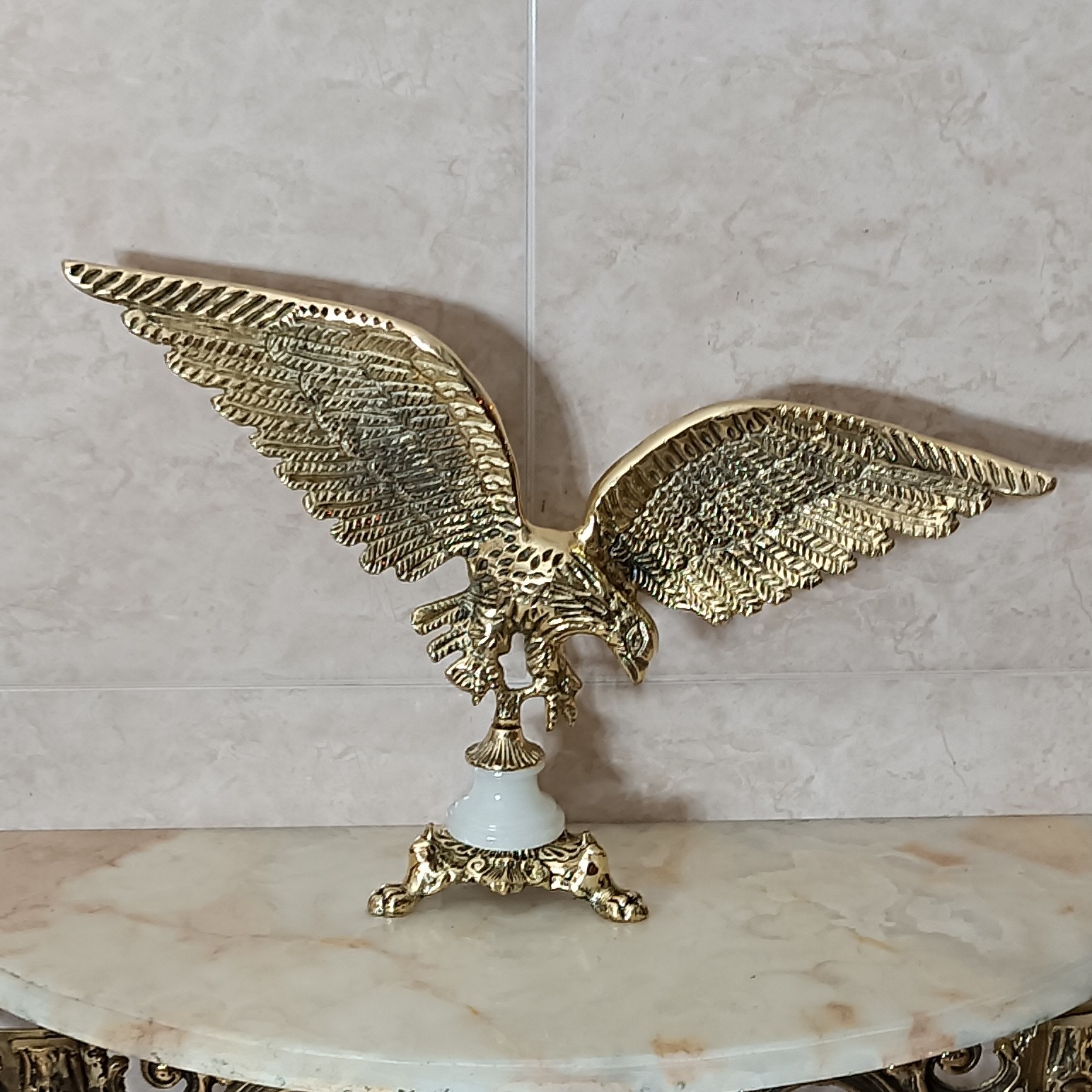 مجسمه برنجی و تزیینی و دکوری حیوانات طرح عقاب بزرگ کد 306(مجسمه برنزی)