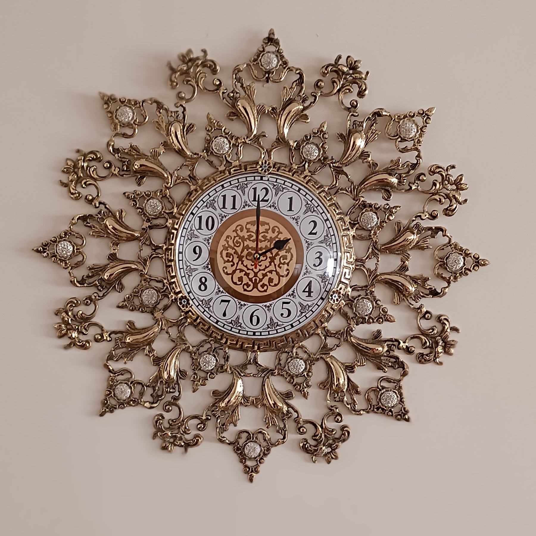 ساعت دیواری برنجی نگین قطر کد 280(ساعت دیواری برنز)