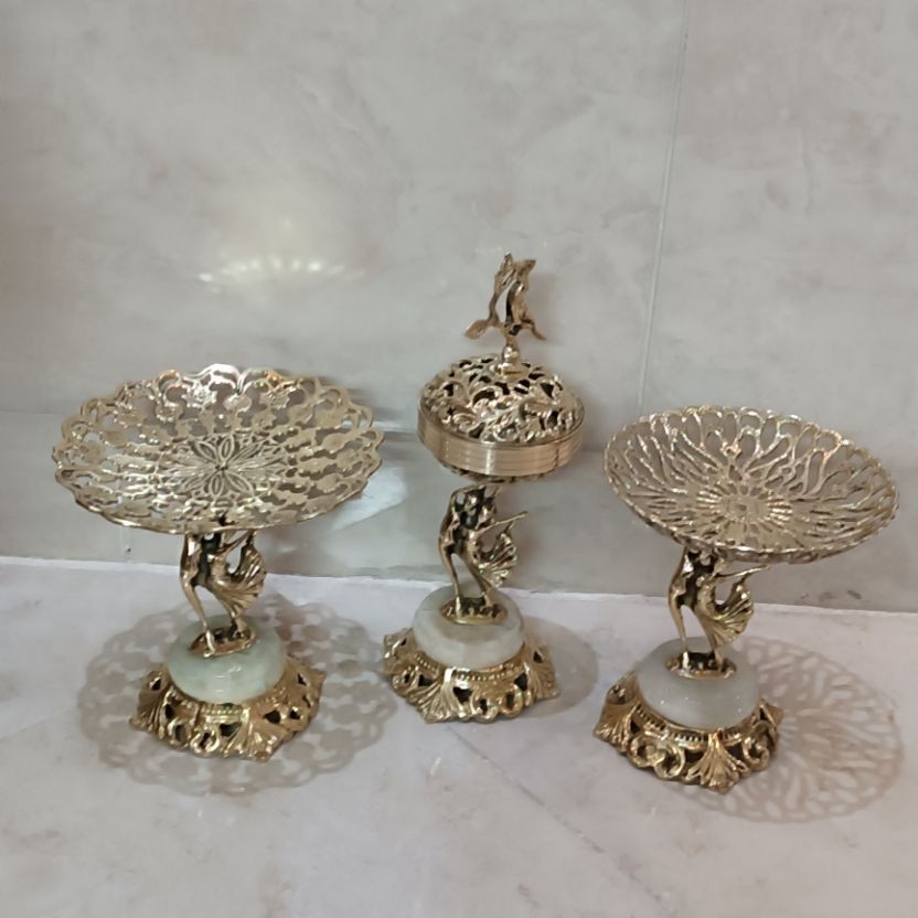 سرویس پذیرایی برنجی عروس و داماد 3تیکه با پایه سنگی کد 258(سرویس برنزی)
