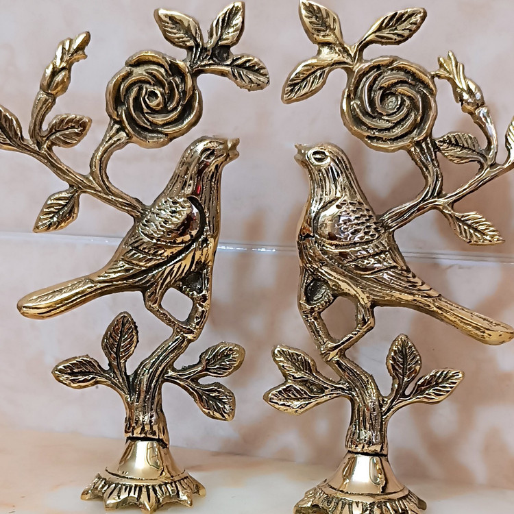 مجسمه برنزی و تزیینی و دکوری حیوانات طرح گل و بلبل رومیزی تک رو(مجسمه برنجی گنجشک )کد 226