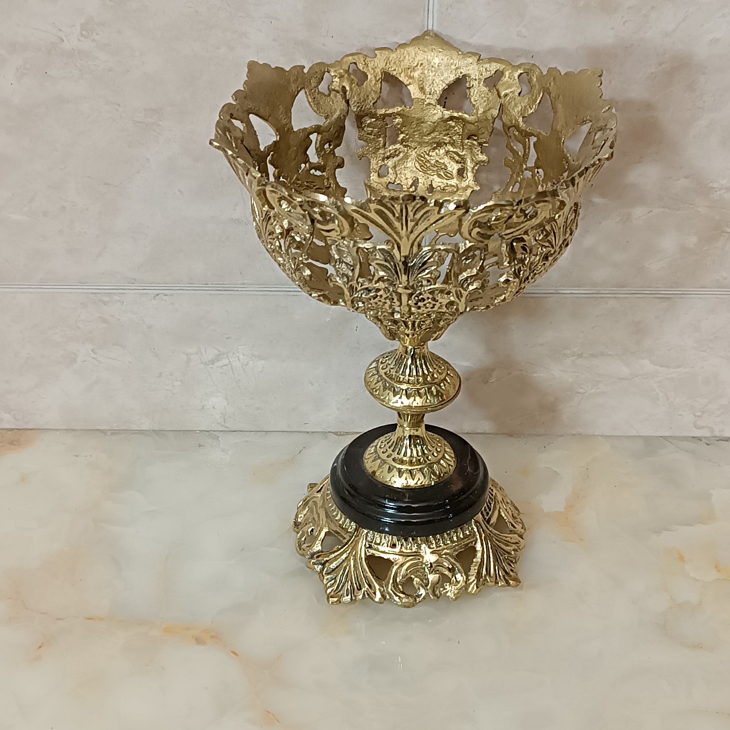 شکلات خوری برنجی پایه سنگی کد243(شکلات خوری توری برنزی)
