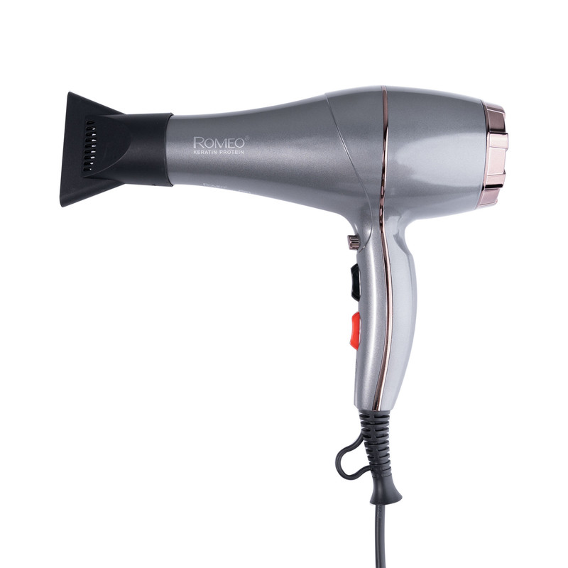 سشوار حرفهای 2200 وات رومئو مدل RM-5858، موتور AC، وزن 450 گرم، المنت فلز، دارای سری متمرکزکننده باریک با ویژگی صافکنندگی، حجمدهندگی، با قابلیت تنظیم دما، باد سرد