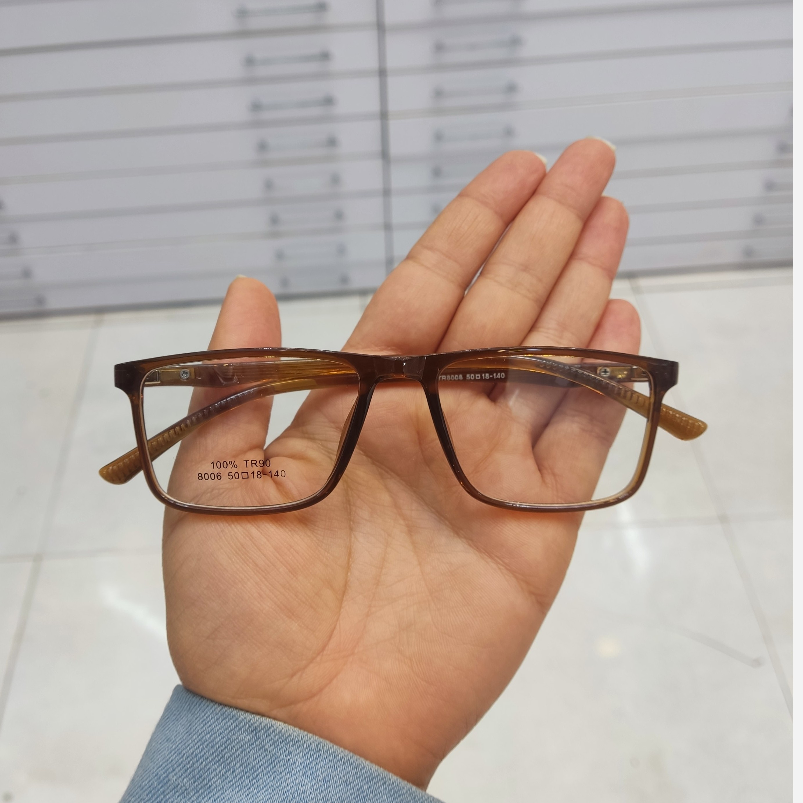 فریم عینک طبی کاچوبی نشکن کد 8006