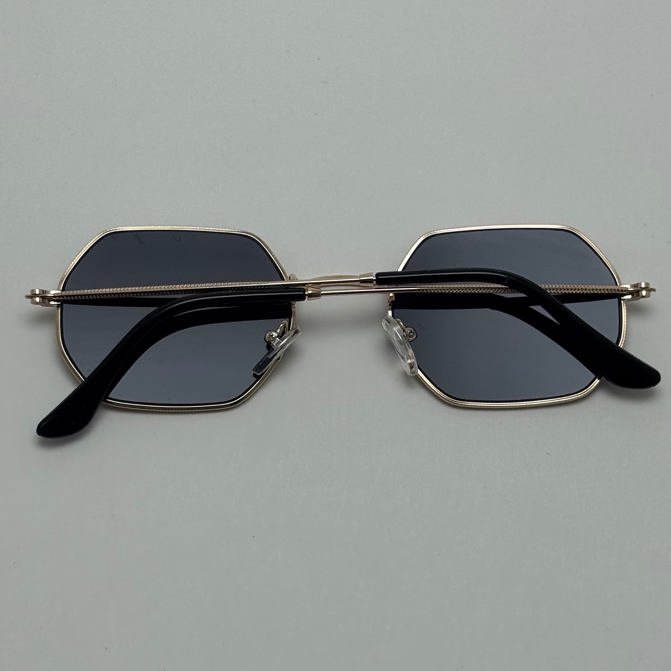 عینک آفتابی ریبن Ray-ban مشکی فریم طلایی کد RB 3556