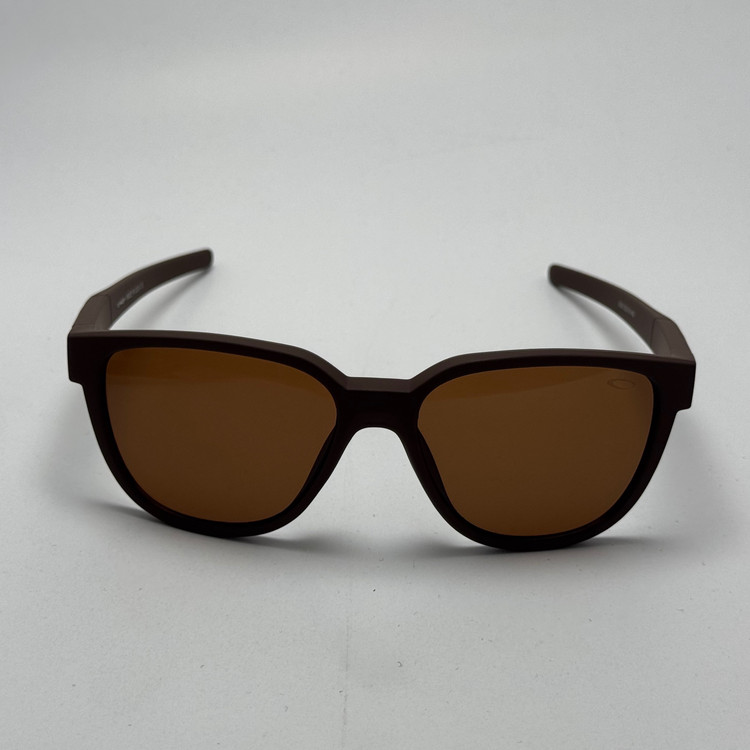 عینک آفتابی اوکلی سبک OAKLEY آمریکایی قهوه ای کد 2435