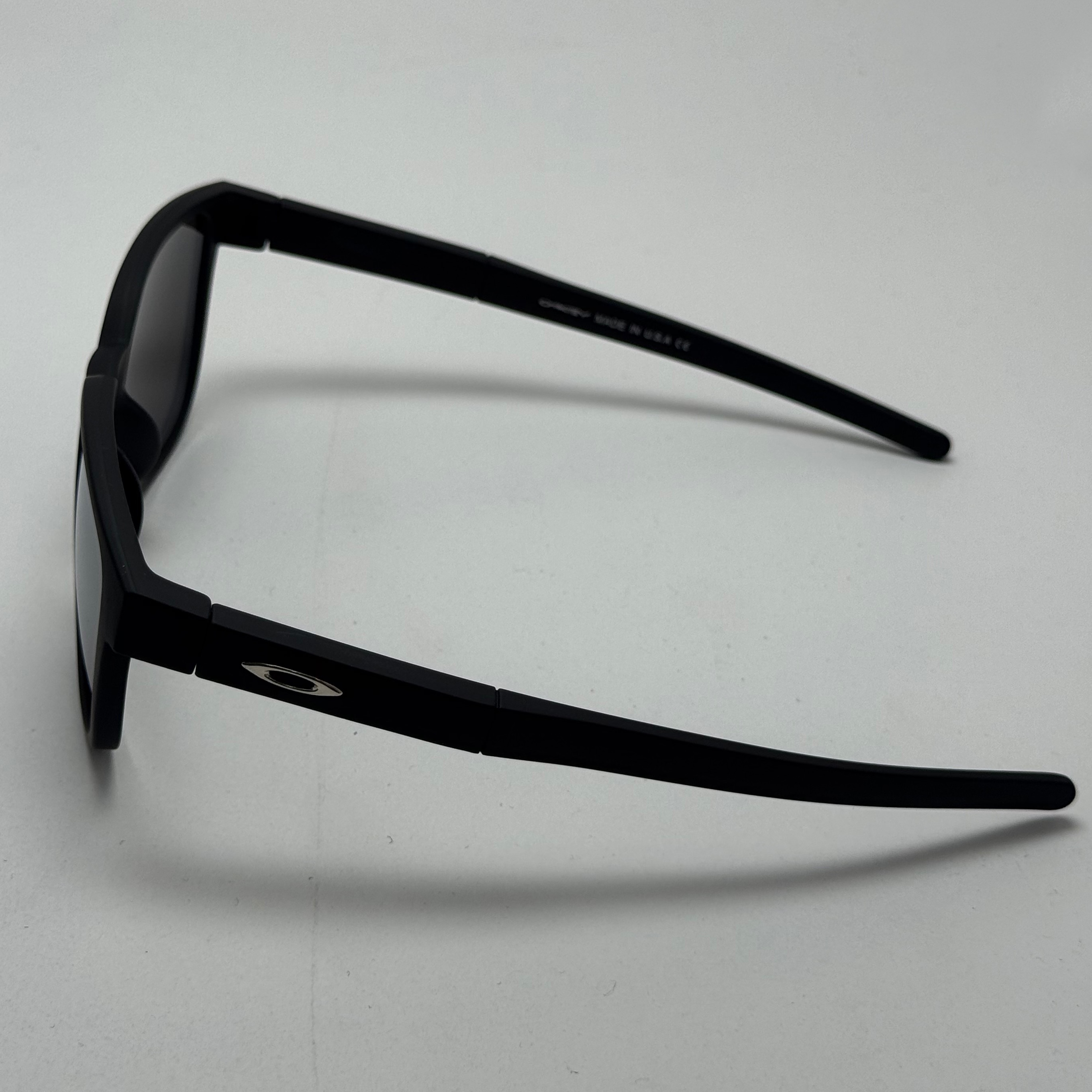 عینک آفتابی اوکلی سبک OAKLEY آمریکایی مشکی عدسی آیینه کد 2435