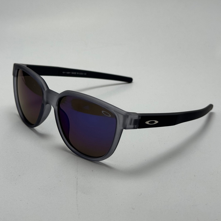 عینک آفتابی اوکلی سبک OAKLEY طوسی عدسی آبی آیینه ای کد 2435
