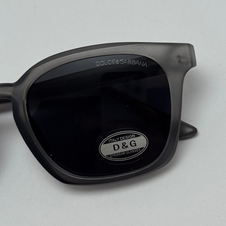 عینک آفتابی پلاریزه دولچه گابانا DOLCE GABBANA دسته سیم کشی شده لولا فنر طوسی کد 7709